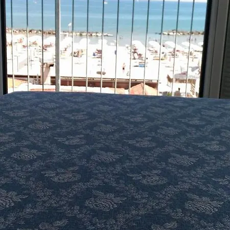 Hotell Felicity 5*